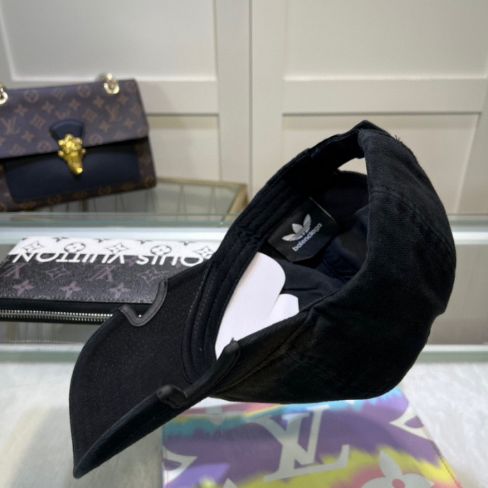 HAT-004