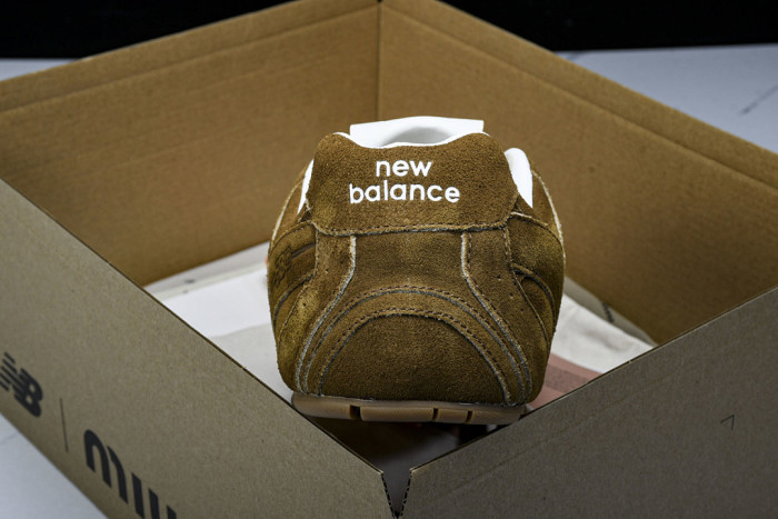 New Balance x MiuMiu 530 MM-003
