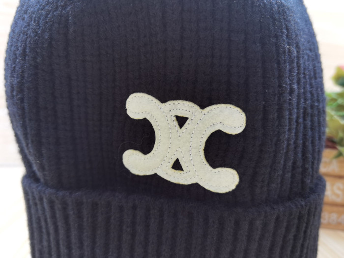 HAT-007