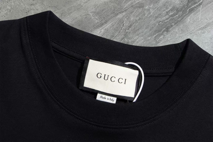 G*UCCI CLOTHES GICS-029