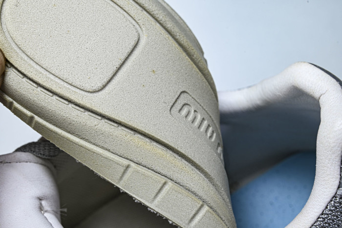New Balance x MiuMiu 530 MM-008