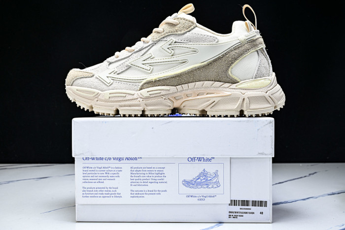 C/O​ SNEAKERS CO-063