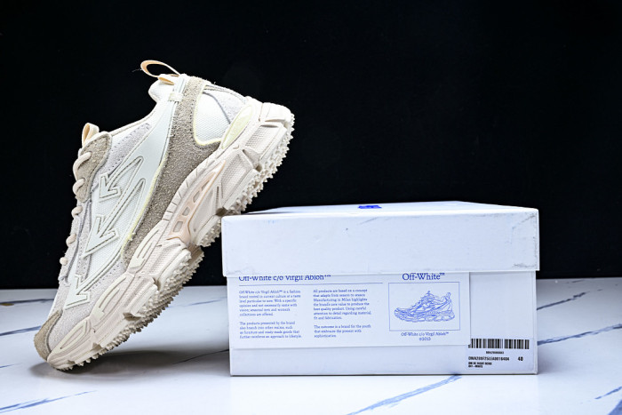C/O​ SNEAKERS CO-063