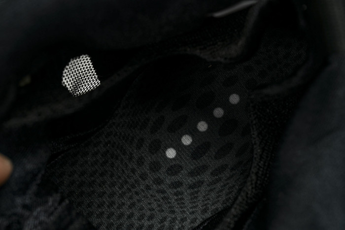 Nike Air Flightposite One “Triple Black” FV5582-001