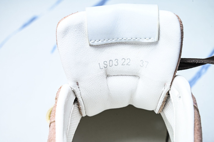 New Balance x MiuMiu 530 MM-010