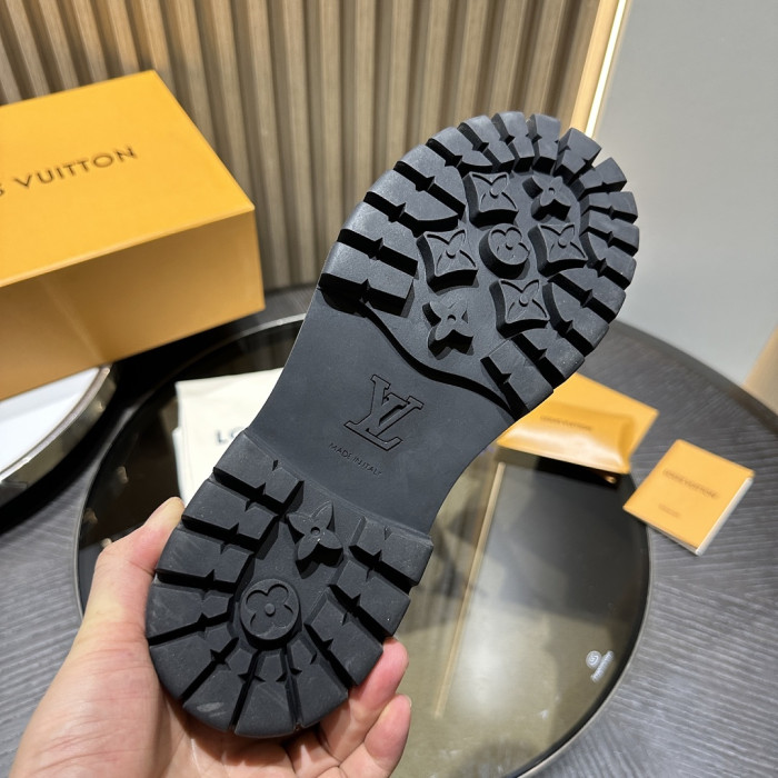 L**V**T* BOOTS LVTBS-064